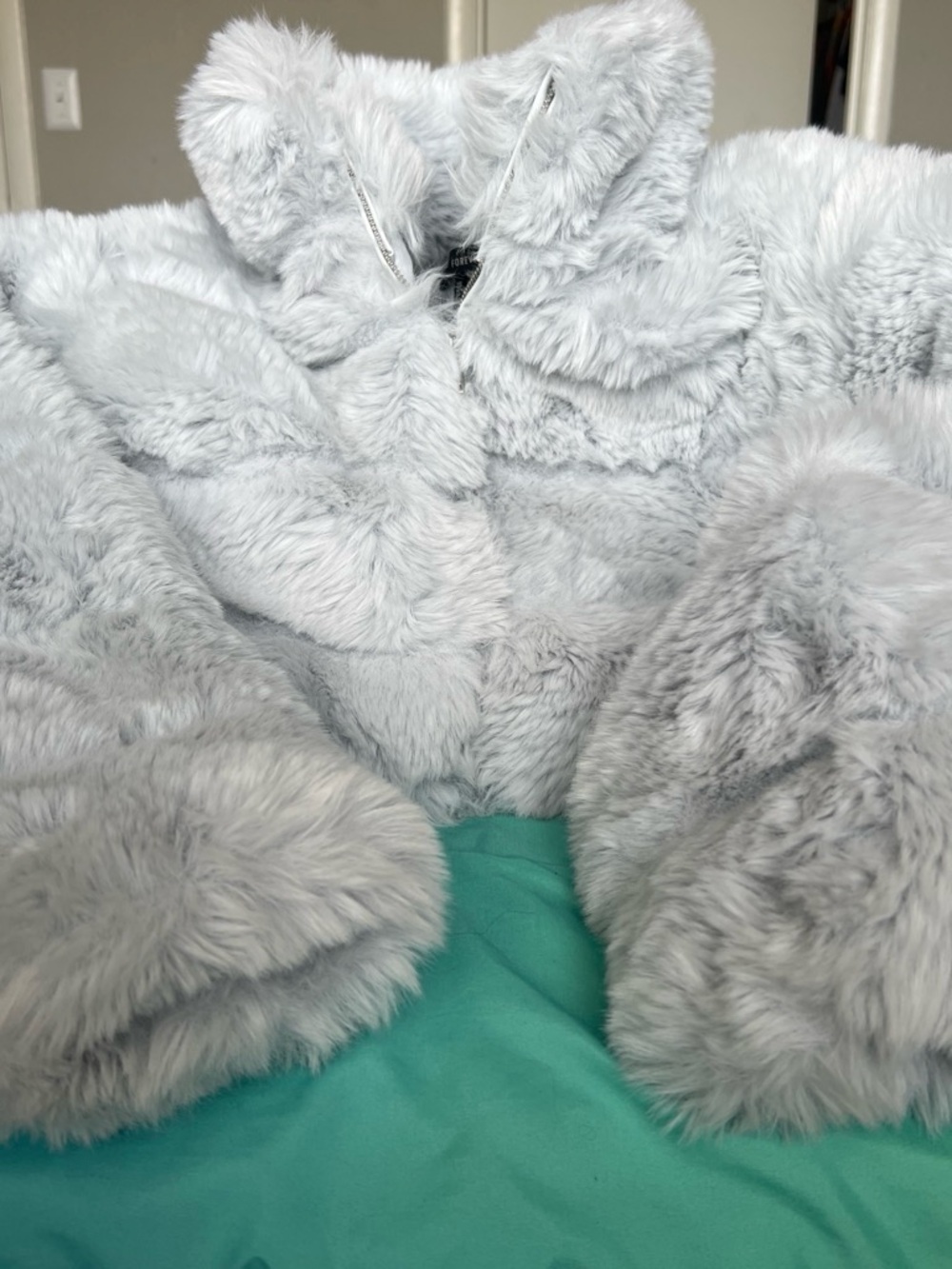 Forever 21 Plush Teddy crop Jacket in baby blue/Light Gray